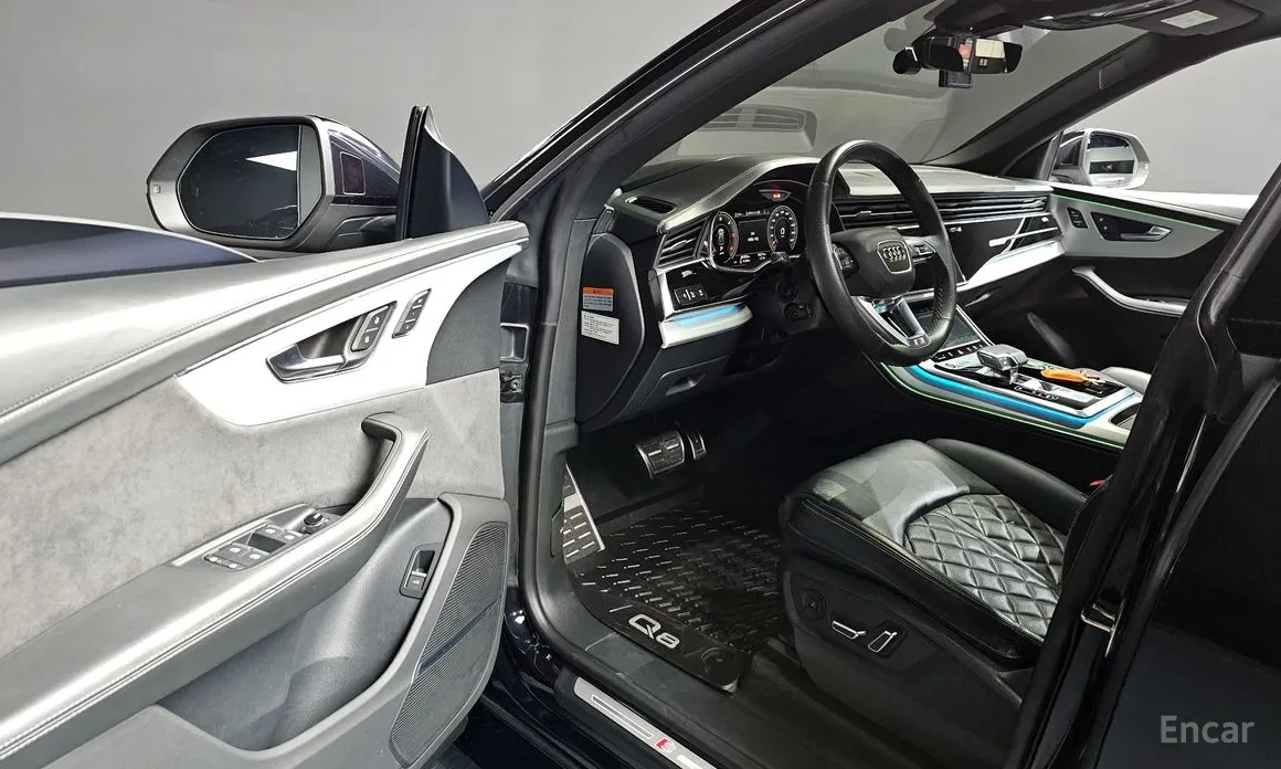 Фото 11 - Audi Q8