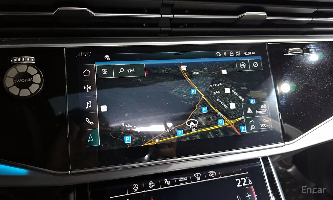 Фото 14 - Audi Q8