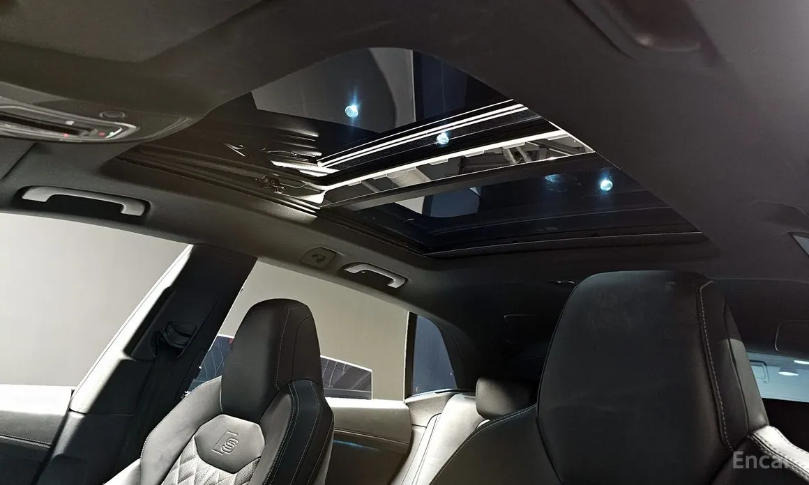 Фото 17 - Audi Q8