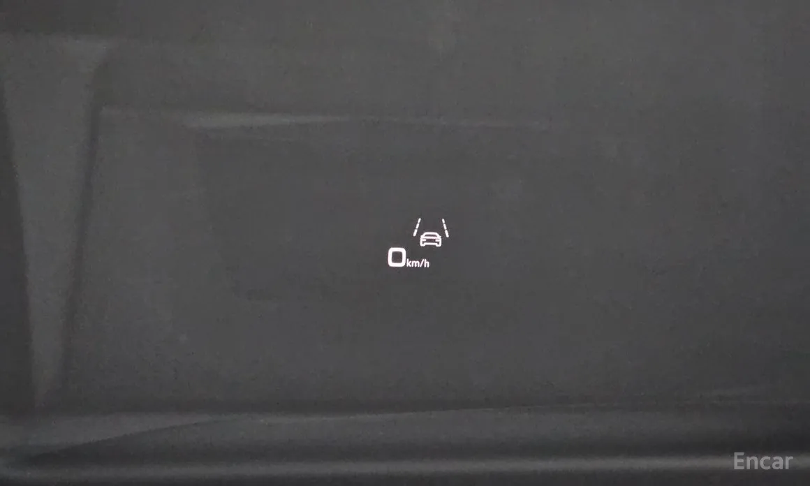 Фото 18 - Audi Q8