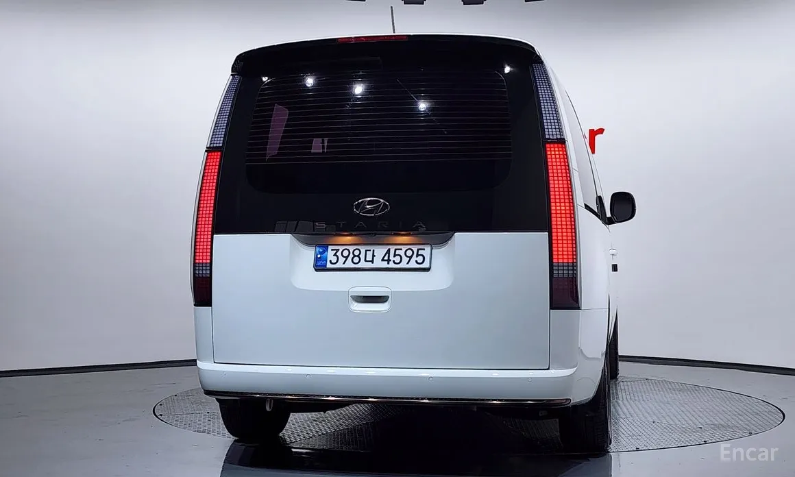 Фото 4 - Hyundai Staria