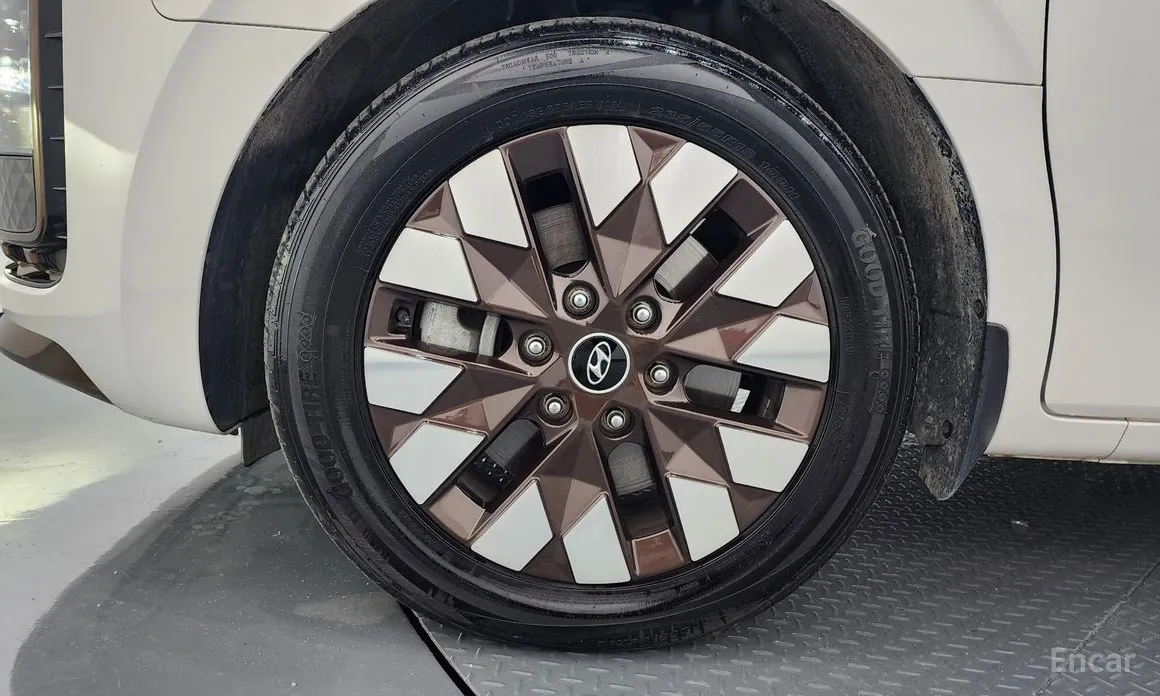 Фото 5 - Hyundai Staria