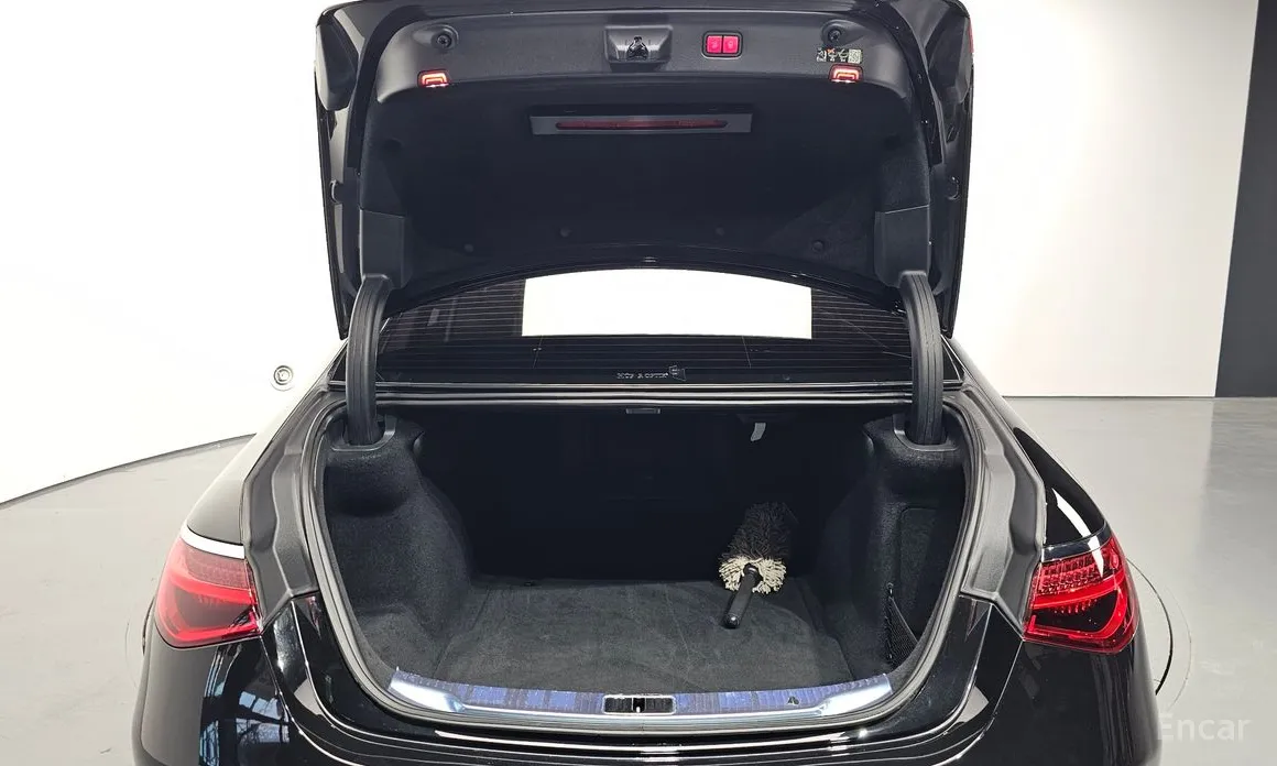 Фото 20 - Mercedes-Benz S-Class