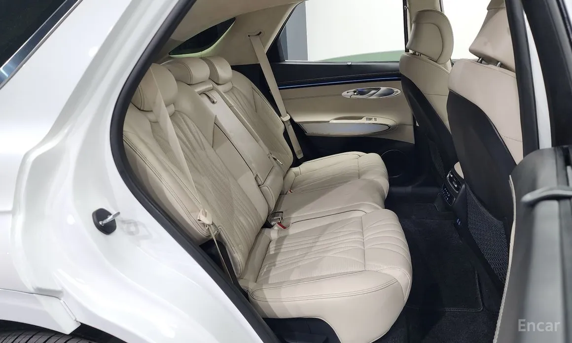 Photo 12 - Genesis GV70