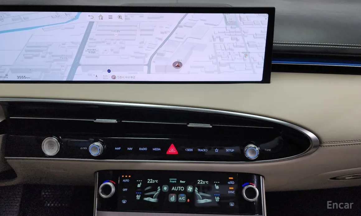 Photo 14 - Genesis GV70