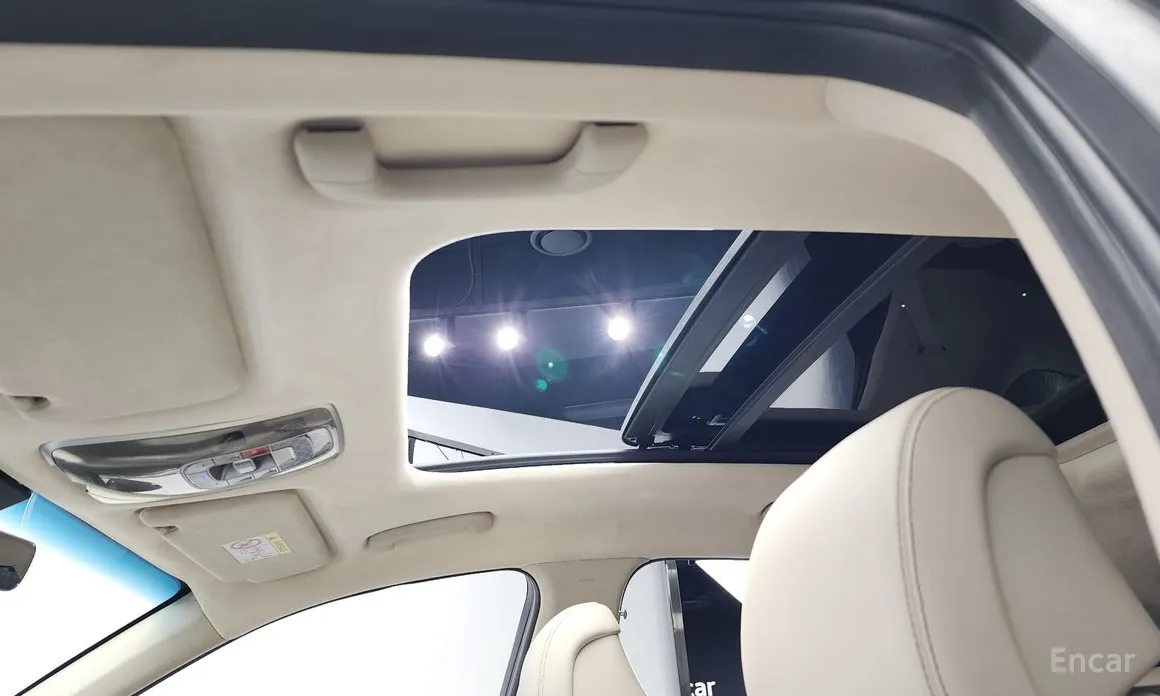 Photo 18 - Genesis GV70