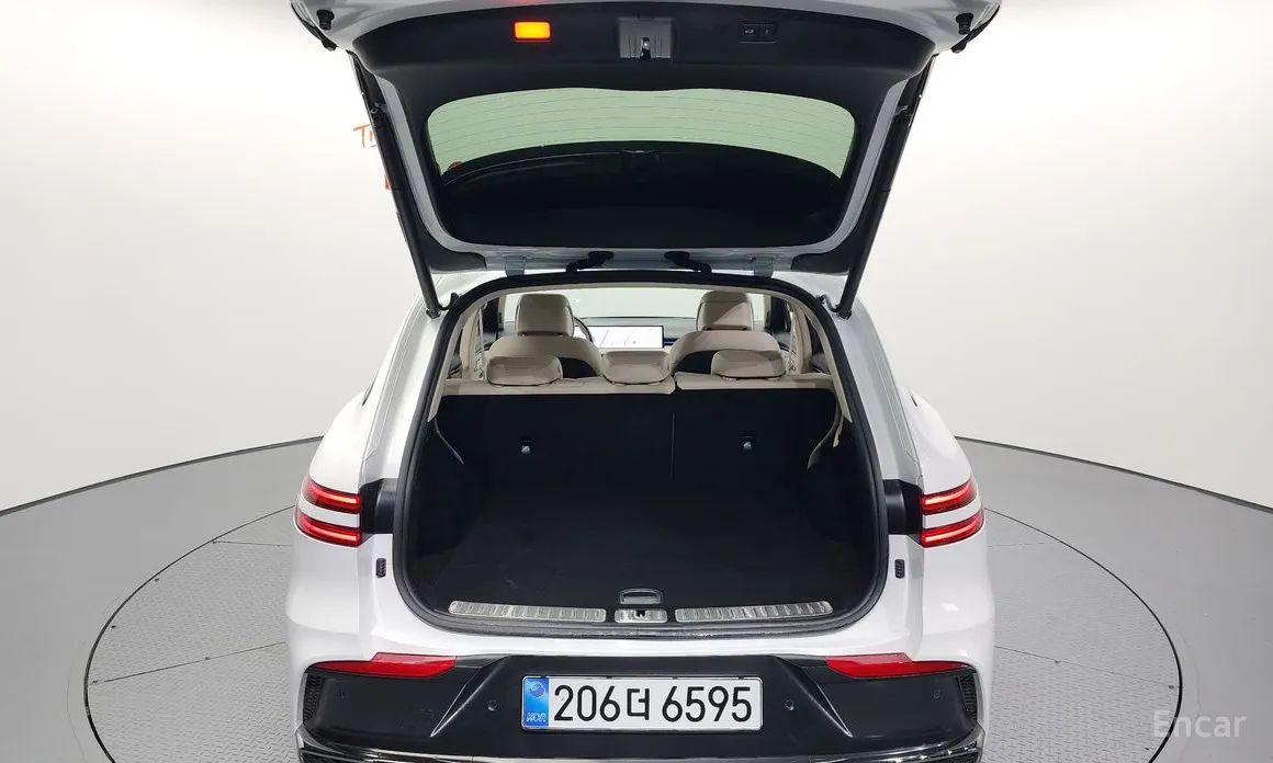 Photo 20 - Genesis GV70