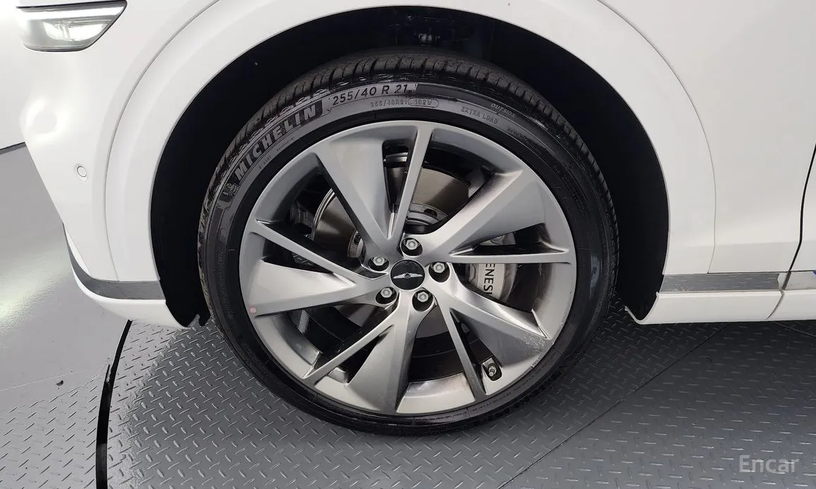 Photo 5 - Genesis GV70