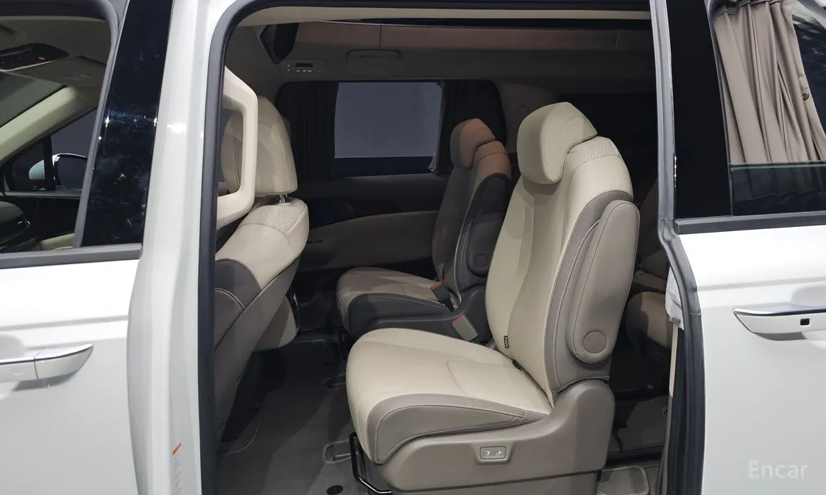 Фото 11 - Kia Carnival