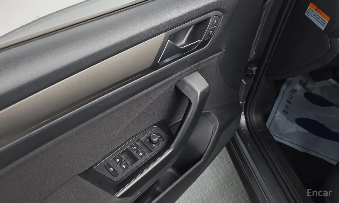 Фото 17 - Volkswagen T-Roc