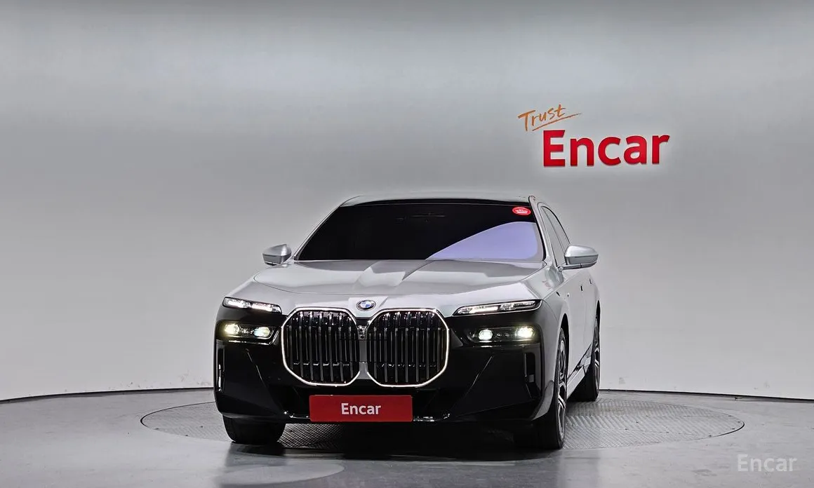 Фото 3 - BMW 7 Series