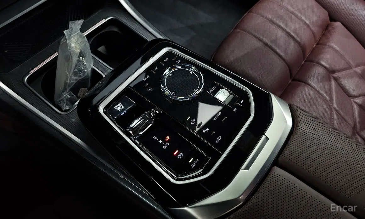 Фото 9 - BMW 7 Series