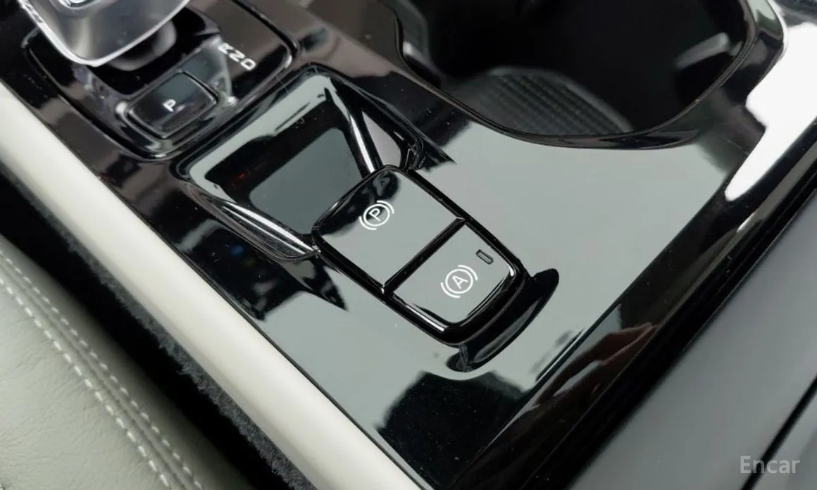 Фото 11 - Volvo XC40