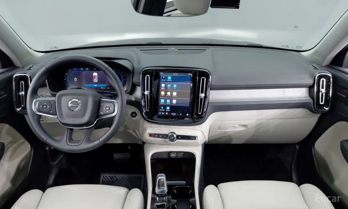 Фото 3 - Volvo XC40