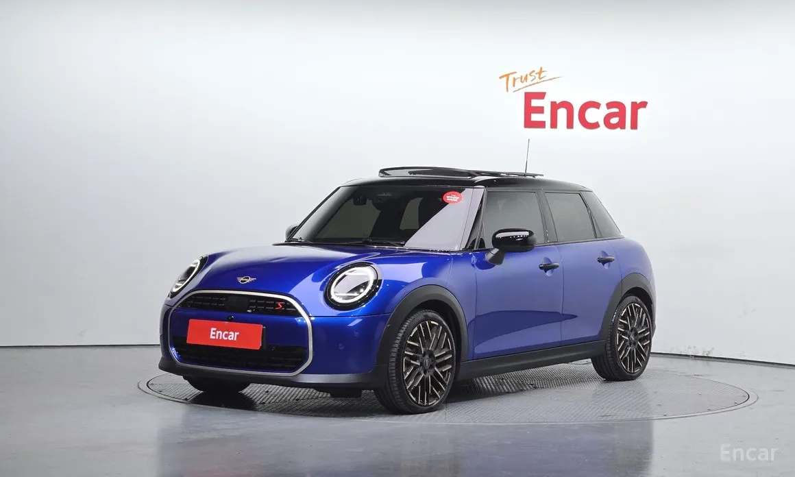 Фото 1 - Mini Cooper