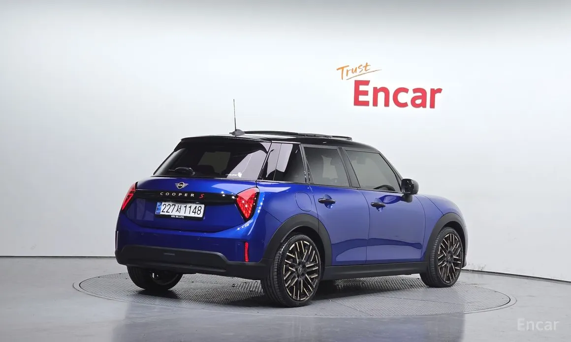 Фото 2 - Mini Cooper