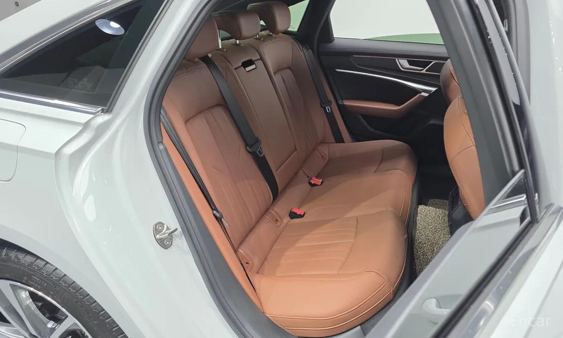 Фото 12 - Audi A6