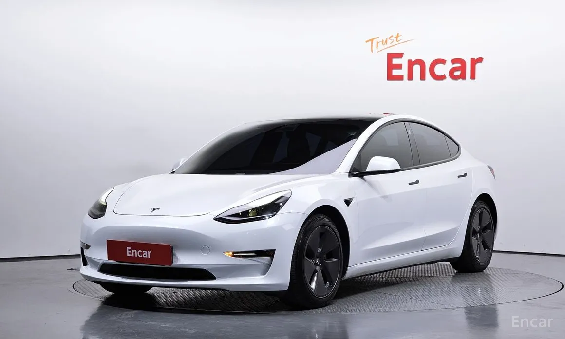 Фото 1 - Tesla Model 3