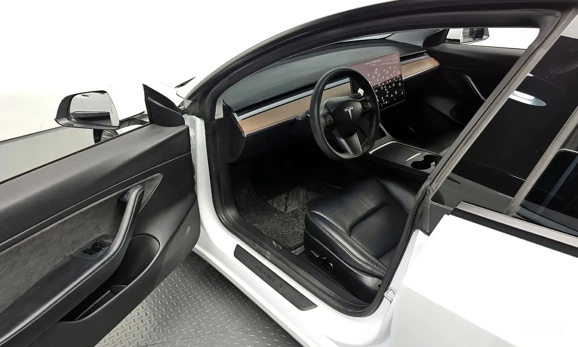 Фото 10 - Tesla Model 3