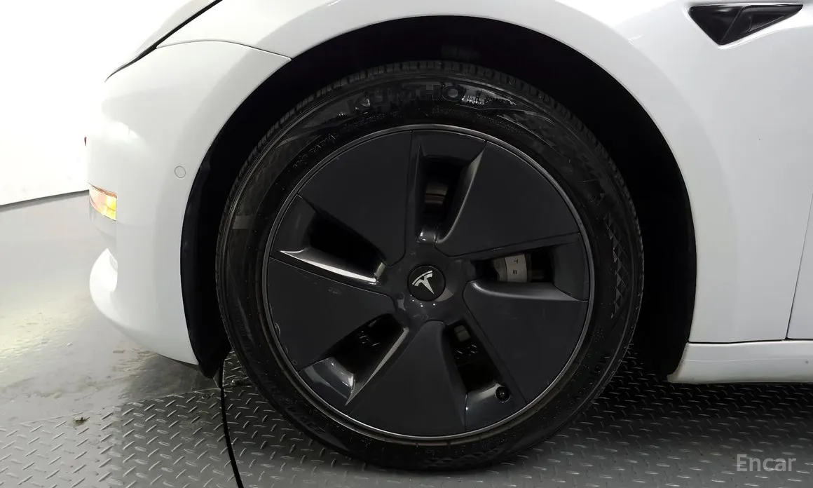 Фото 5 - Tesla Model 3