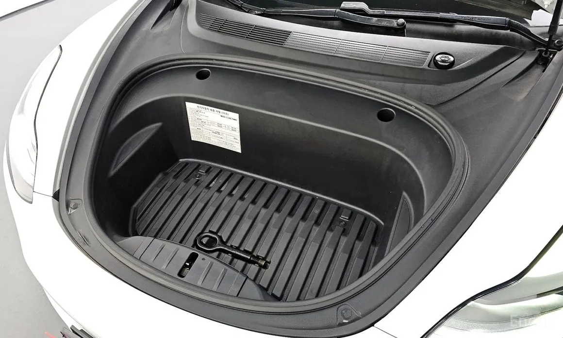 Фото 6 - Tesla Model 3