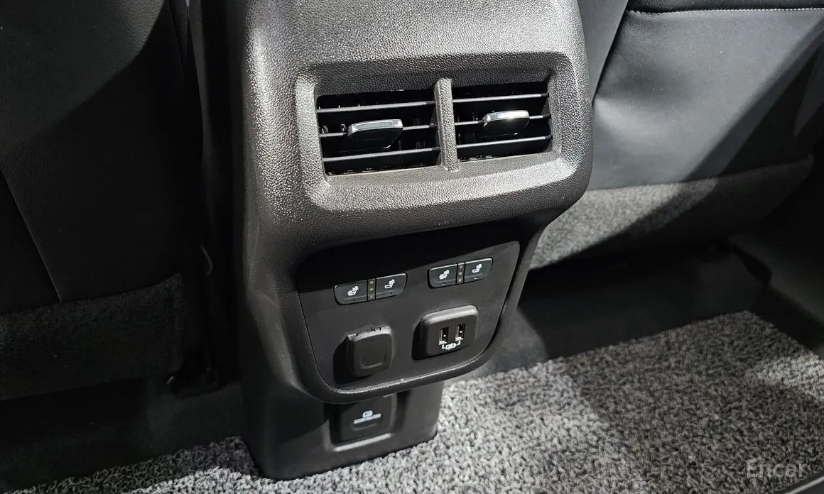 Фото 17 - Chevrolet Equinox