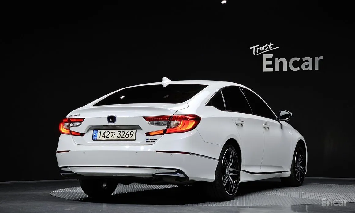 Фото 2 - Honda Accord