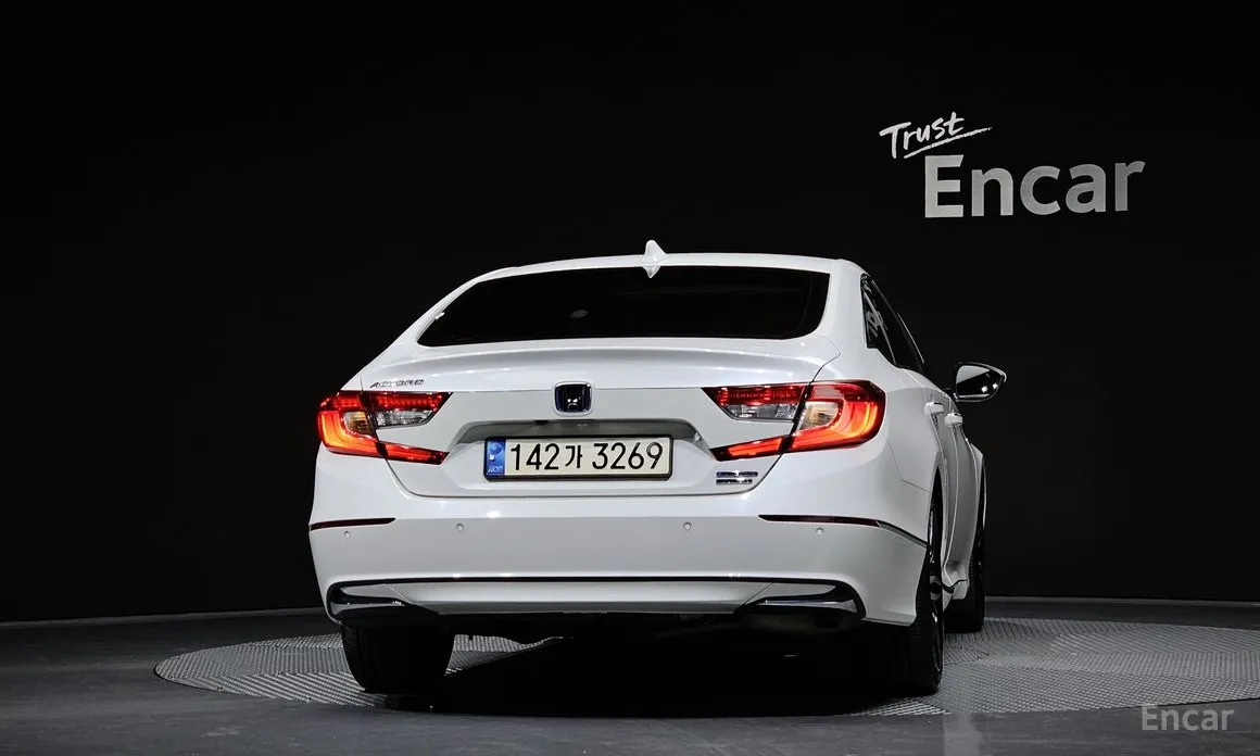 Фото 4 - Honda Accord