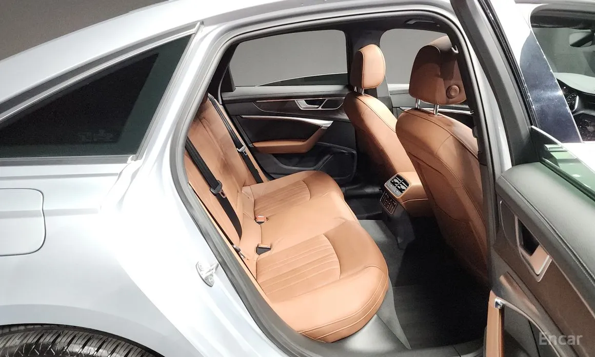 Фото 12 - Audi A6