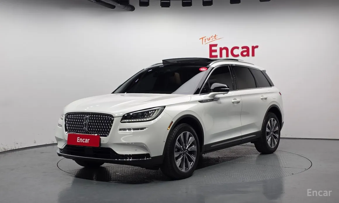 Фото 1 - Lincoln Corsair