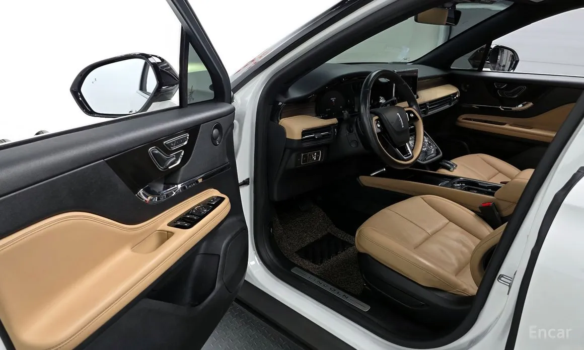 Фото 10 - Lincoln Corsair