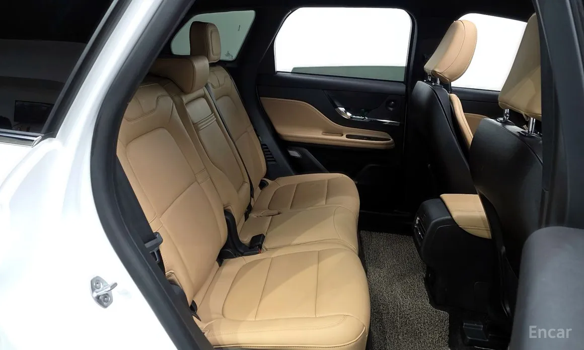 Фото 12 - Lincoln Corsair