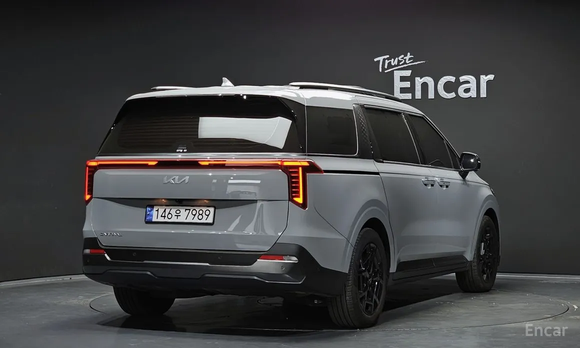 Фото 2 - Kia Carnival