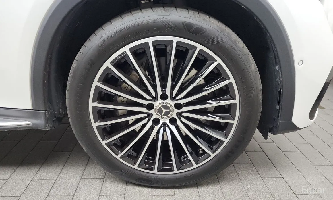 Фото 5 - Mercedes-Benz GLC-Class