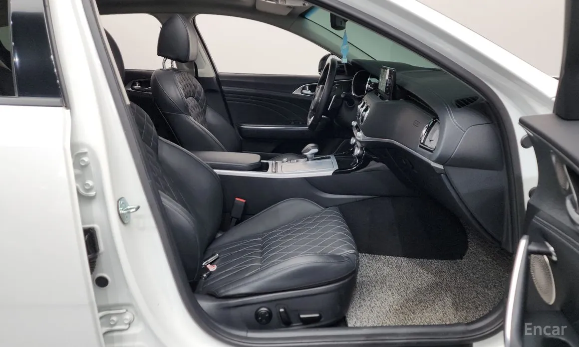 Фото 11 - Kia Stinger