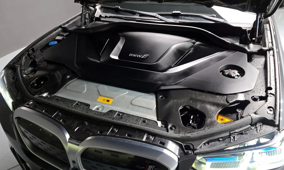 Фото 6 - BMW iX3