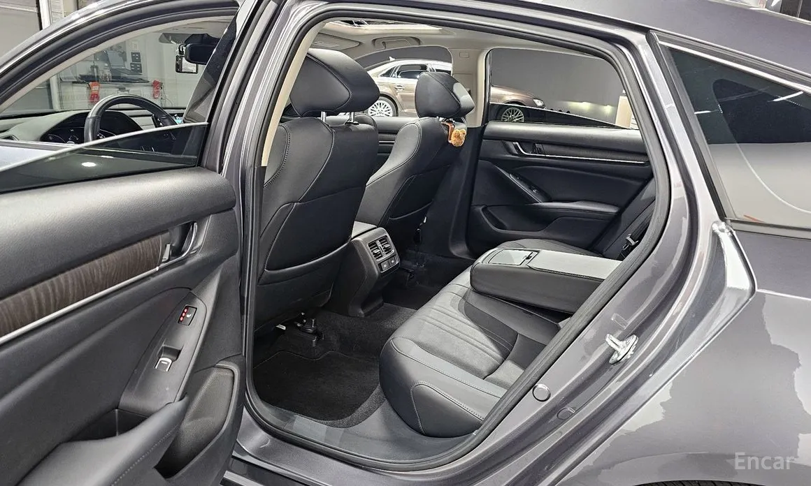 Фото 11 - Honda Accord