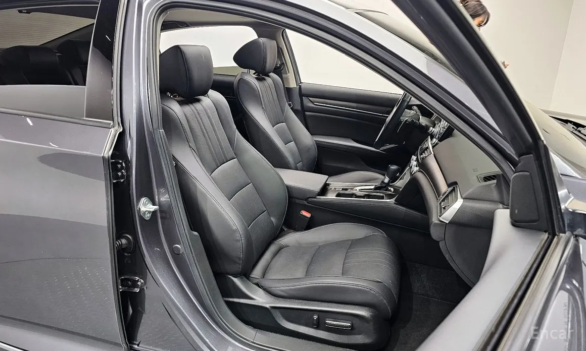 Фото 12 - Honda Accord