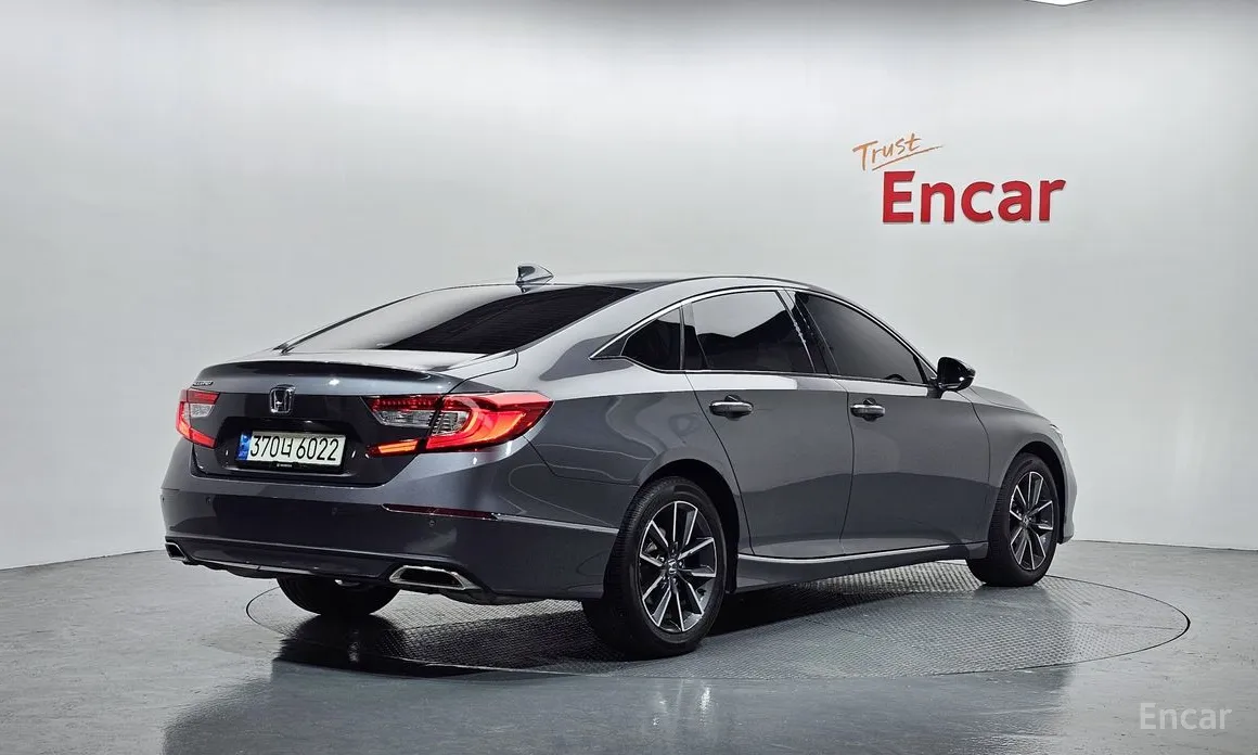 Фото 2 - Honda Accord