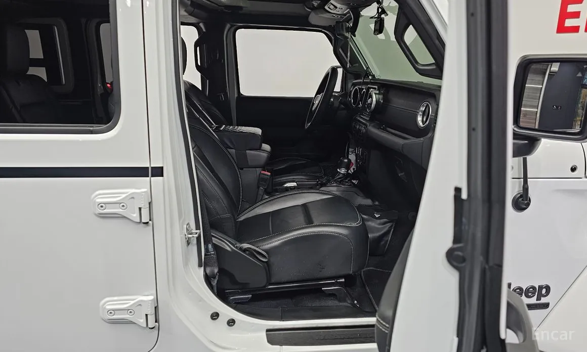 Фото 11 - Jeep Wrangler