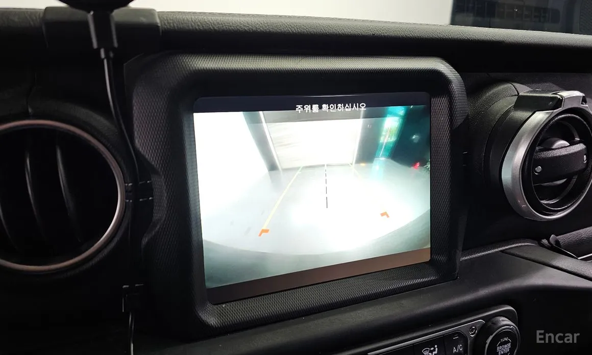 Фото 17 - Jeep Wrangler