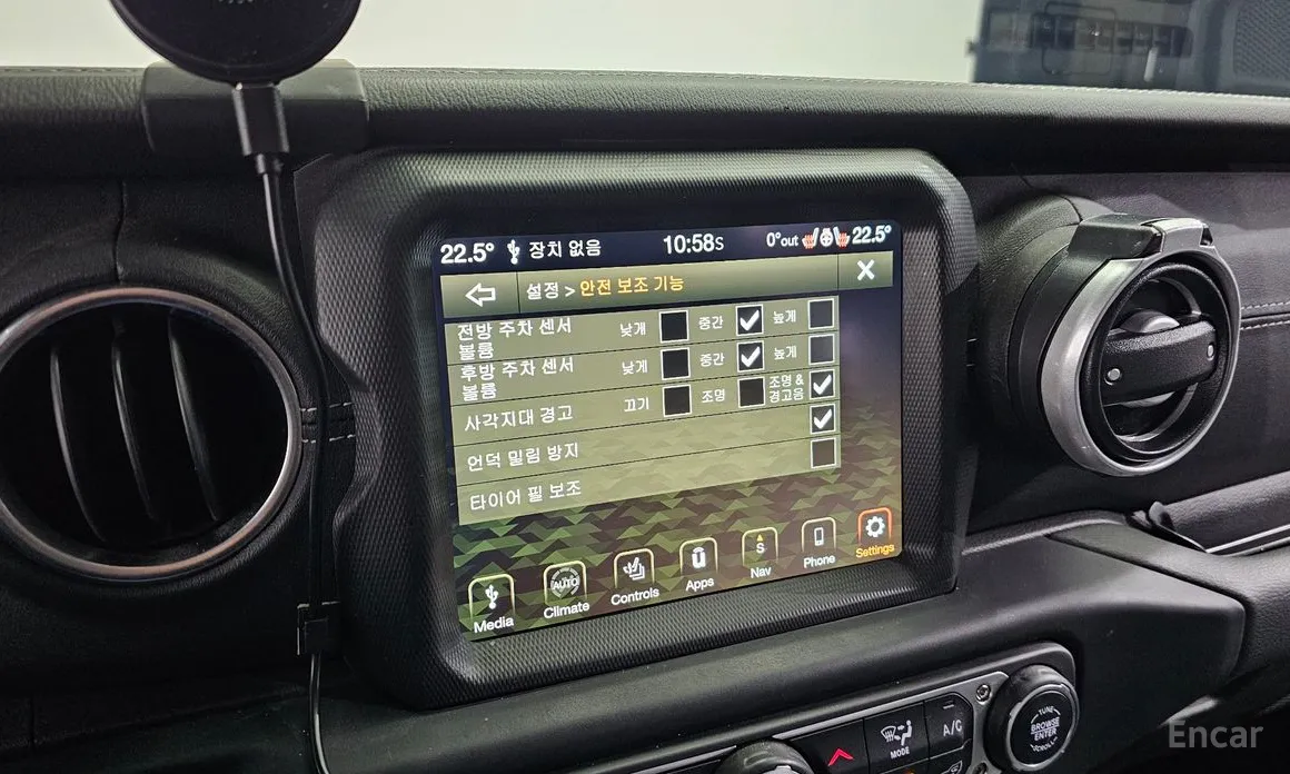 Фото 18 - Jeep Wrangler