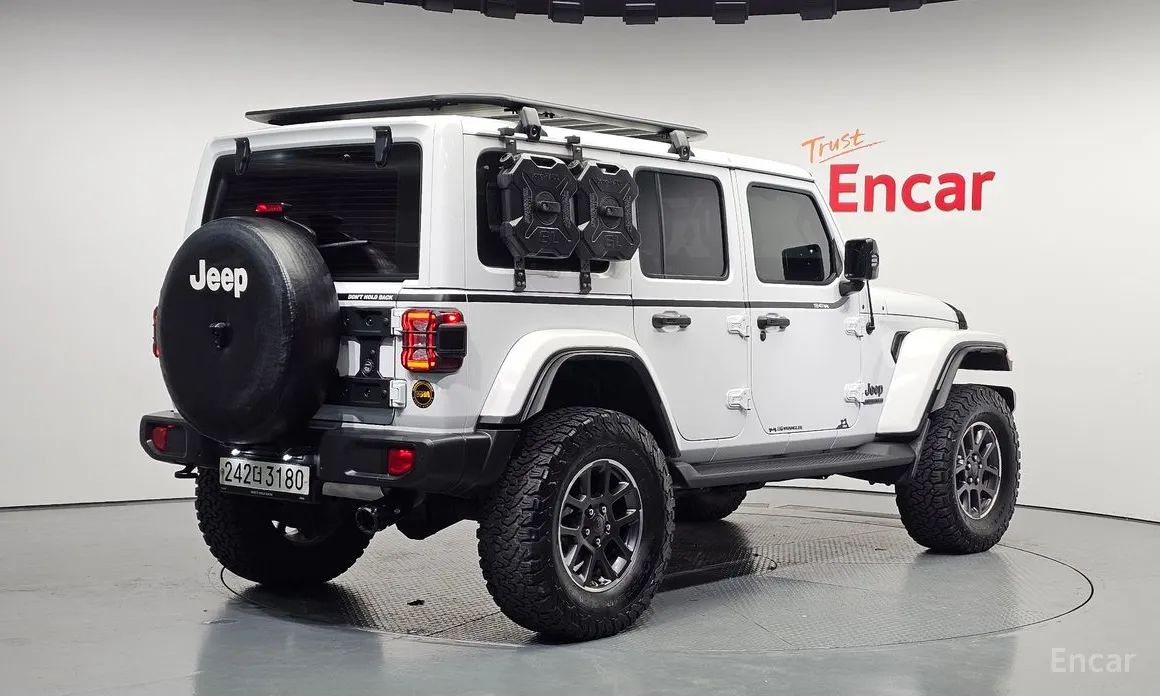 Фото 2 - Jeep Wrangler