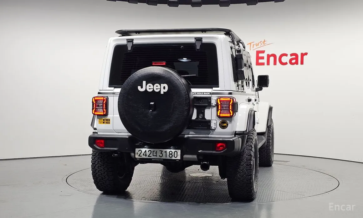 Фото 4 - Jeep Wrangler