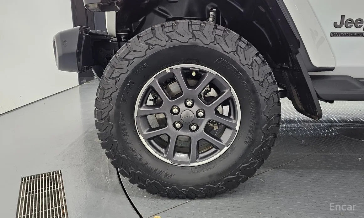 Фото 5 - Jeep Wrangler