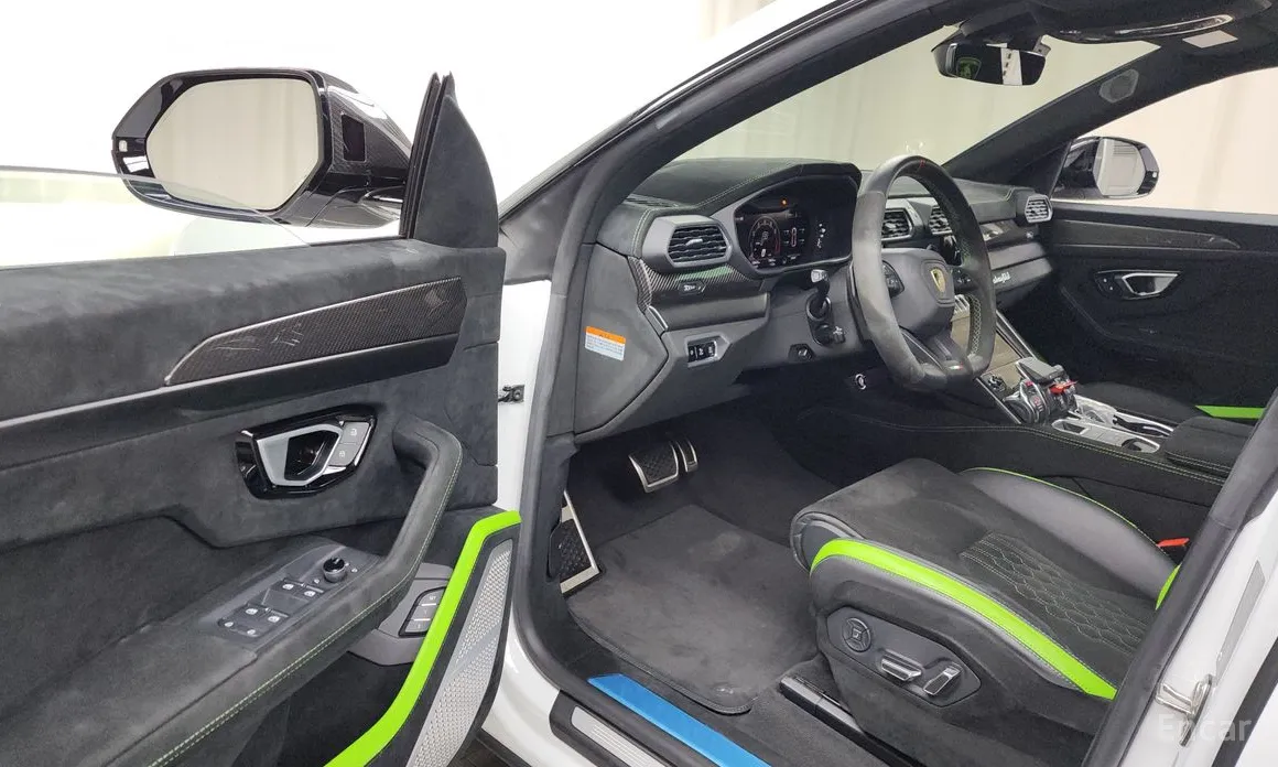 Фото 10 - Lamborghini Urus