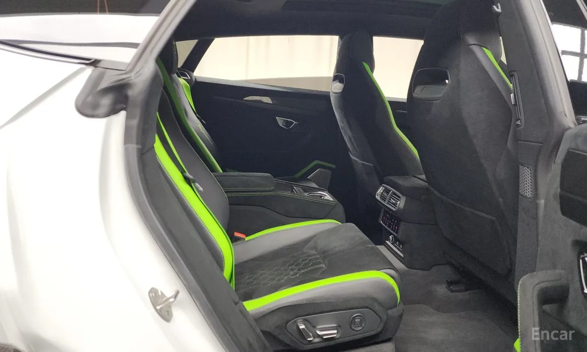 Фото 12 - Lamborghini Urus