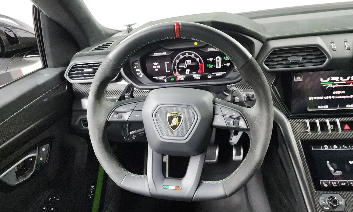 Фото 13 - Lamborghini Urus