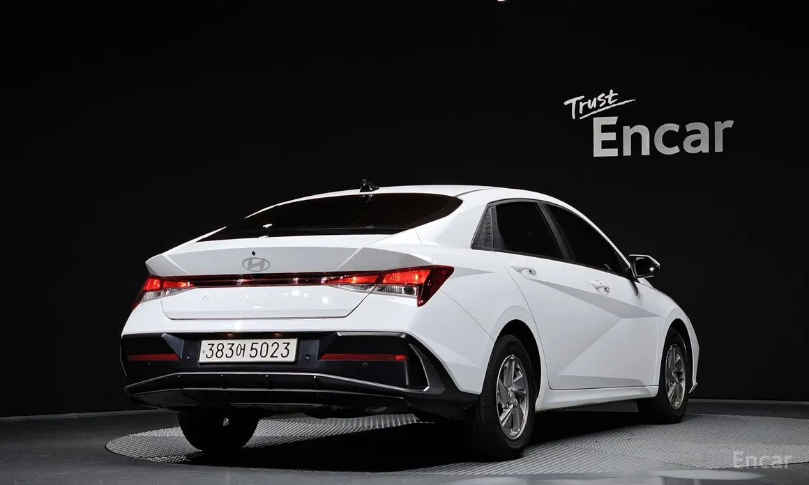 Фото 2 - Hyundai Avante