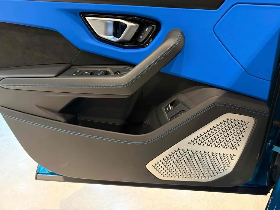 Фото 12 - Lamborghini Urus